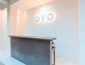 Lobi 2 SUPER OYO 160 Lontar Residence