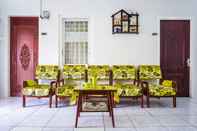 Common Space OYO 433 Nelvi Guest House Syariah