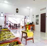 Lobby 4 OYO 433 Nelvi Guest House Syariah