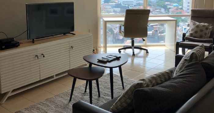 Sảnh chờ 3 Bedroom Batavia Apartemen