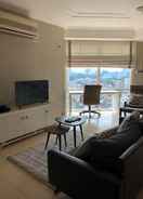 LOBBY 3 Bedroom Batavia Apartemen