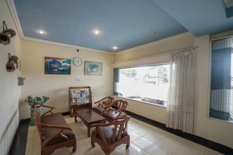 Lobi 4 OYO 448 Hotel Central