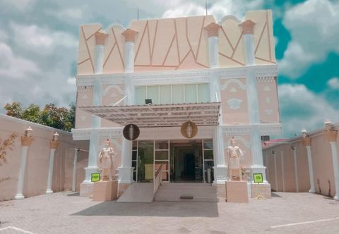 外観 Votel De'Pratnya Kediri