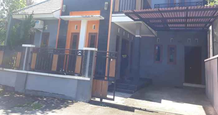 ภายนอกอาคาร Family 4 Bedroom at Khalla Homestay SYARIAH