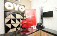 Lobby 6 Super OYO 614 Graha 8 Syariah