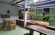 พื้นที่สาธารณะ 6 The Mangga Muda Hostel Karimunjawa