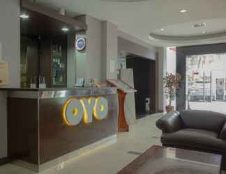 Lobby 2 OYO 180 Hotel Mirah Near RSUD Sawah Besar