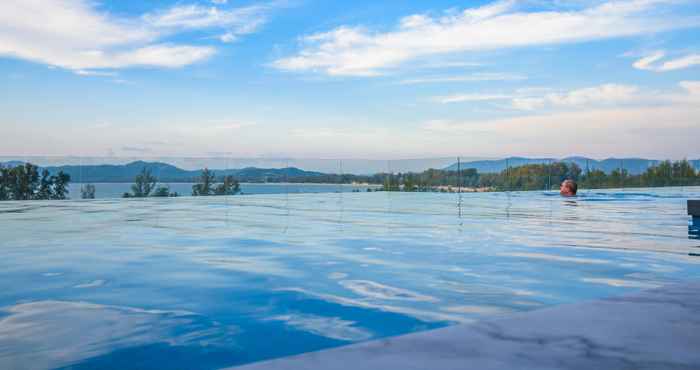 Kolam Renang The Aristo Beach Resort