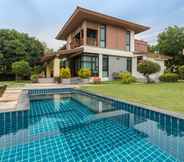 ภายนอกอาคาร 5 Private Pool Villa in Pattaya by Passionata Collection