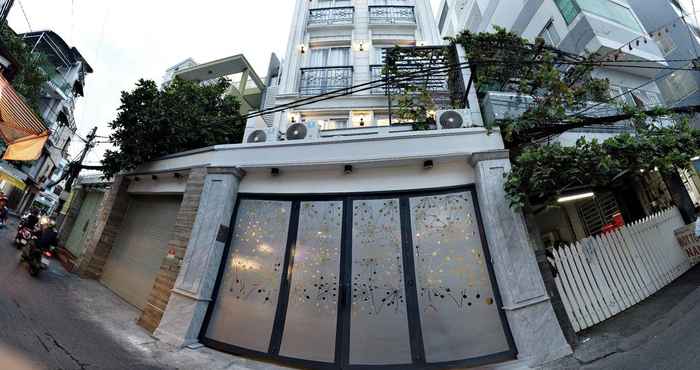 Luar Bangunan Smiley Apartment 8