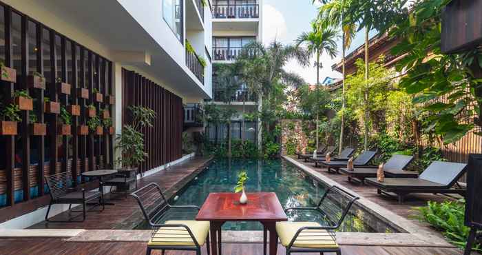 Kolam Renang King Rock Boutique Hotel