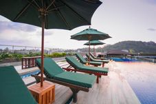 수영장 The Aristo Resort