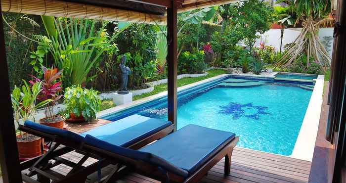 Swimming Pool Villa Coconut Spring Canggu