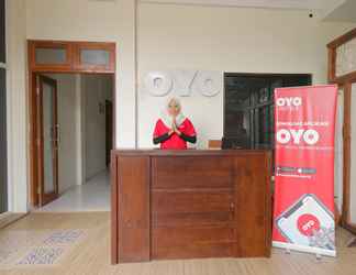 Lobi 2 OYO 700 Griya Hanum Syariah