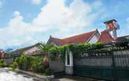 Bangunan 2 OYO 244 Griya Cemara Homestay