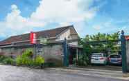 Bangunan 3 OYO 244 Griya Cemara Homestay