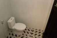 Toilet Kamar The Awang Loji