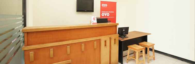 Lobi OYO 587 Penginapan Sinar Harapan