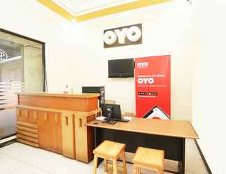 Lobby 2 OYO 587 Penginapan Sinar Harapan