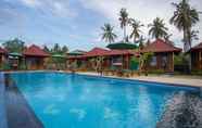 Kolam Renang 6 Rijet Villa Beach & Restaurant 