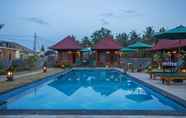 Kolam Renang 7 Rijet Villa Beach & Restaurant 