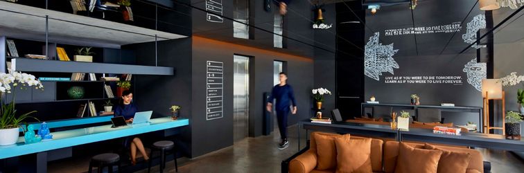 Lobi ARTOTEL Gajahmada Semarang