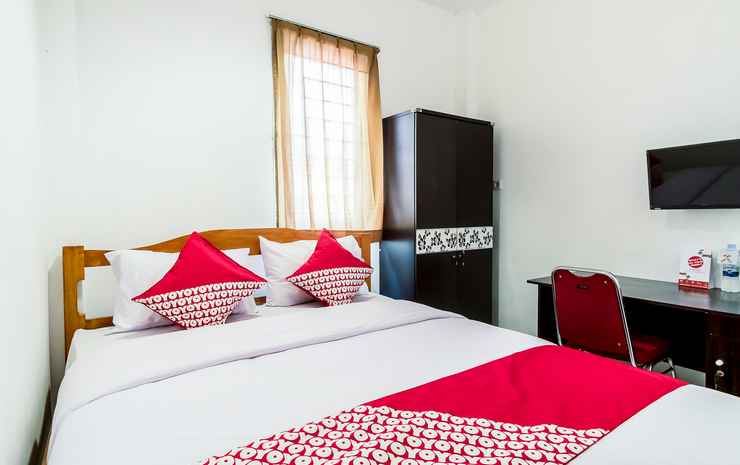 Super OYO 447 Hutasimo Residence Medan - Standard Double Room Standard Double Room