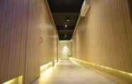 Lobi 3 Whiz Capsule Hotel Thamrin Jakarta