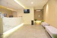 Lobi Whiz Capsule Hotel Thamrin Jakarta