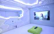 Bedroom 5 Whiz Capsule Hotel Thamrin Jakarta