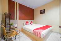 Bedroom OYO 500 Nilam Residence