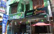 Bên ngoài 2 Mickey Homestay Hue