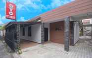 Exterior 4 OYO 572 Omah Gedongkuning Syariah Homestay