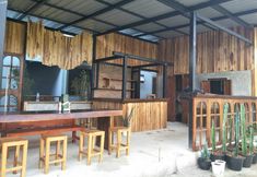 Bar, Cafe and Lounge 4 My Family Apartment Chiang Rai