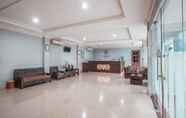 Lobi 5 OYO 686 Bunga Karang Hotel