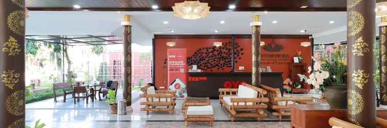 Lobi OYO 557 Tong House Resort