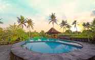 Swimming Pool 4 Uma Dawa Resort and Spa 