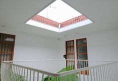 พื้นที่สาธารณะ 2 Augustina Home