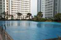 Swimming Pool Comfy Room at MTown Apartement Across Summarecon Mall Serpong (SR)