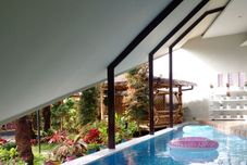 Swimming Pool Rumah Kebun Lulu Villa