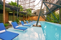 Swimming Pool Oasia Hotel Downtown, Singapore, by Far East Hospitality