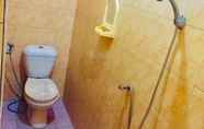 Toilet Kamar 5 Omah Kranji Guest House