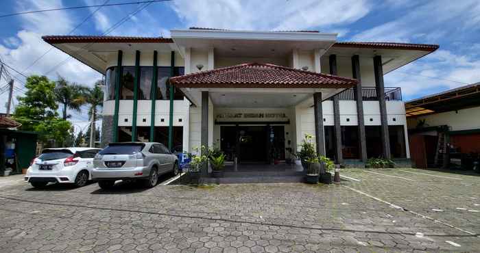 Bangunan Hotel Hikmat Indah