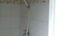 In-room Bathroom 3 Apartemen Bassura City by Glory Realty