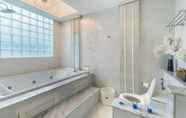 In-room Bathroom 7 Hua Hin Beach Villa by Passionata Collection	