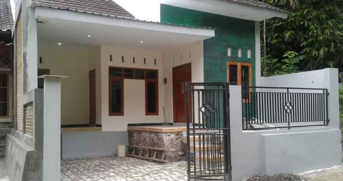 Bangunan Full House 2 Bedroom at Homestay Luwes