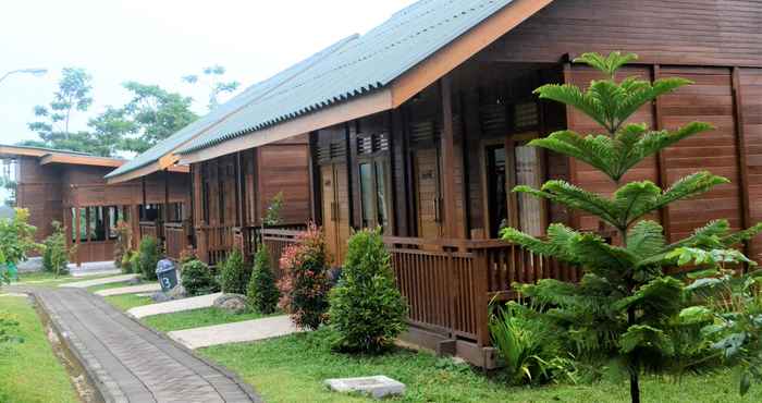 Bangunan Wisata Edukasi and Resort Kebun Pak Budi