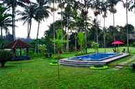 Kolam Renang Gardena Resort & Hotel