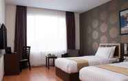 Bedroom 6 Komala Hotel 
