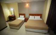 Kamar Tidur 4 Poly Star Hotel